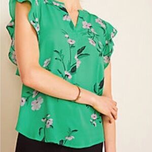 Great Condition! Ann Taylor Floral Flutter Sleeve Top - XS